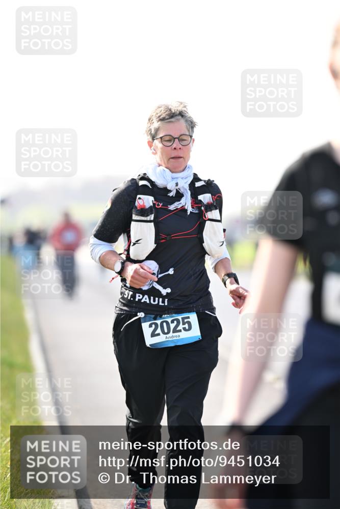 12.04.2026 - 45. Internationalen Wilhelmsburger Insellauf Dr. Thomas Lammeyer http://msf.ph/oto/9451034 12.04.2026 10:47:30 Laufen 2025 meine-sportfotos.de