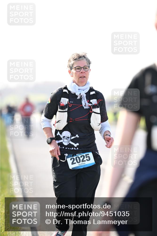 12.04.2026 - 45. Internationalen Wilhelmsburger Insellauf Dr. Thomas Lammeyer http://msf.ph/oto/9451035 12.04.2026 10:47:30 Laufen 2025 meine-sportfotos.de