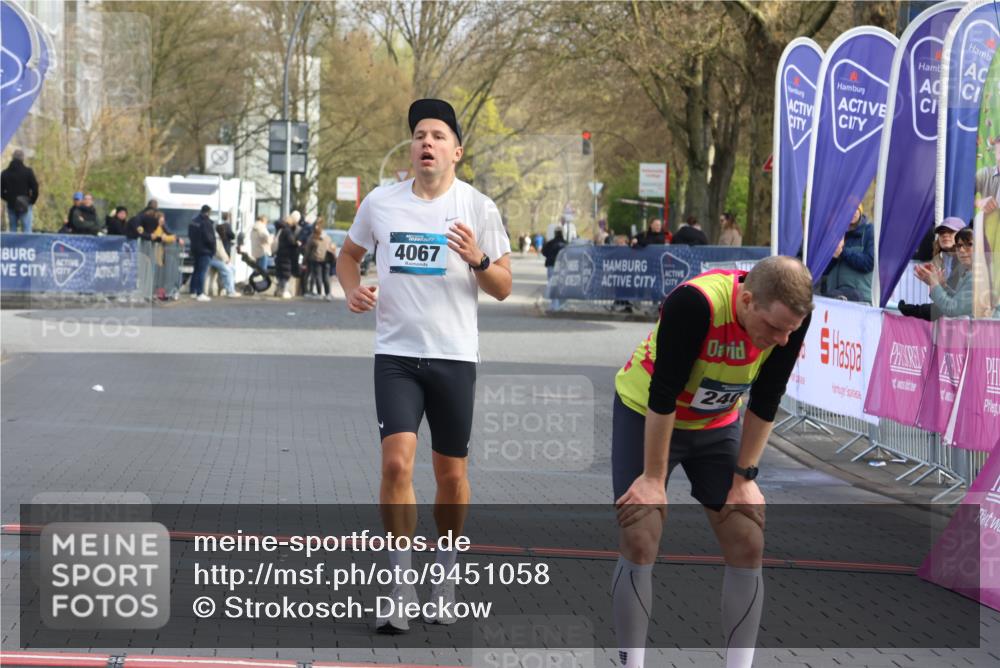 12.04.2026 - 45. Internationalen Wilhelmsburger Insellauf Strokosch-Dieckow http://msf.ph/oto/9451058 12.04.2026 10:09:24 Ziel 4067 meine-sportfotos.de