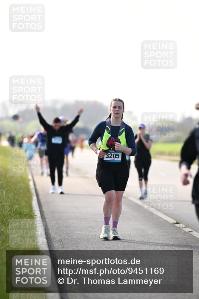 12.04.2026 - 45. Internationalen Wilhelmsburger Insellauf Dr. Thomas Lammeyer http://msf.ph/oto/9451169 12.04.2026 10:48:07 Laufen 3205 meine-sportfotos.de
