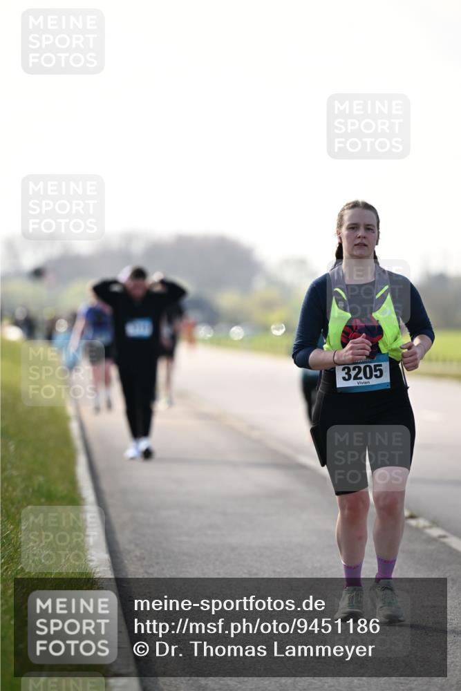 12.04.2026 - 45. Internationalen Wilhelmsburger Insellauf Dr. Thomas Lammeyer http://msf.ph/oto/9451186 12.04.2026 10:48:09 Laufen 3205 meine-sportfotos.de