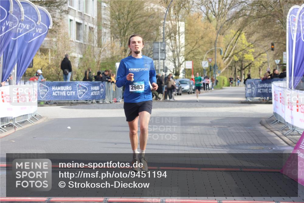 12.04.2026 - 45. Internationalen Wilhelmsburger Insellauf Strokosch-Dieckow http://msf.ph/oto/9451194 12.04.2026 10:10:23 Ziel 2983 meine-sportfotos.de