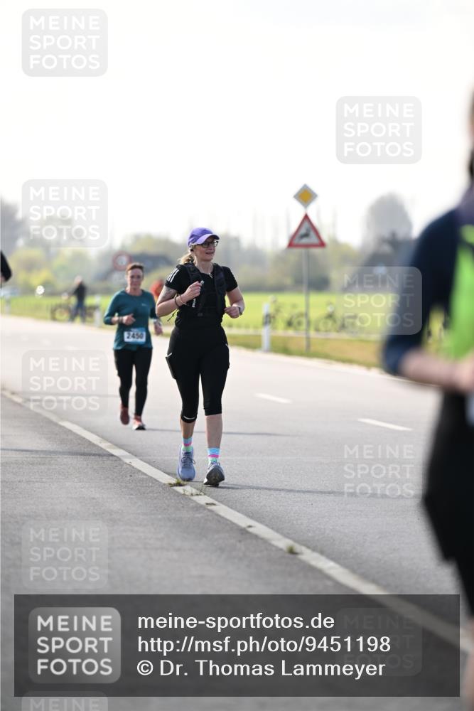 12.04.2026 - 45. Internationalen Wilhelmsburger Insellauf Dr. Thomas Lammeyer http://msf.ph/oto/9451198 12.04.2026 10:48:12 Laufen 2450 meine-sportfotos.de