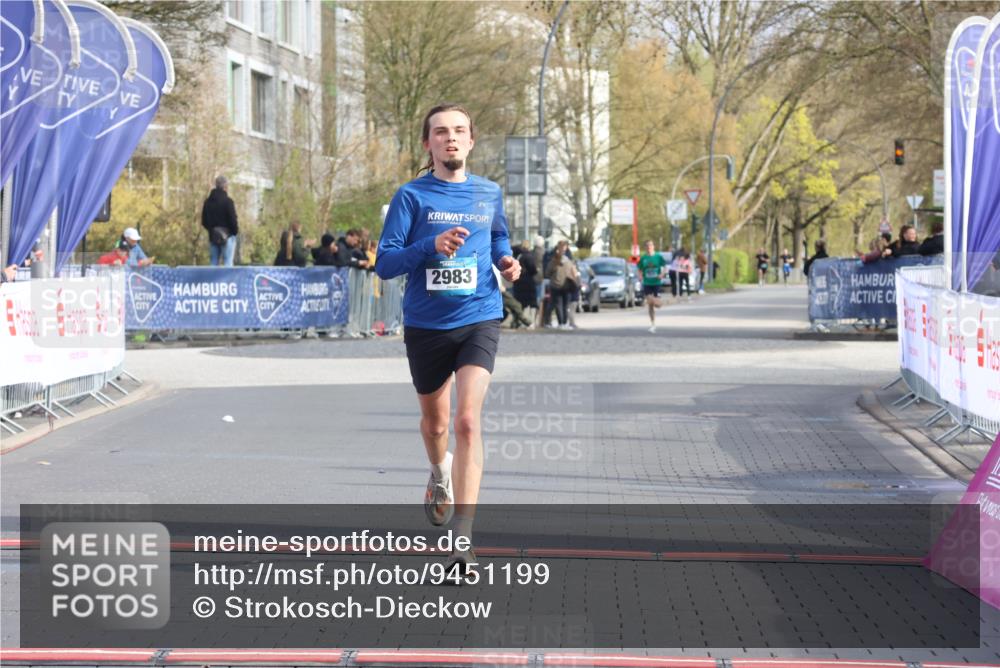 12.04.2026 - 45. Internationalen Wilhelmsburger Insellauf Strokosch-Dieckow http://msf.ph/oto/9451199 12.04.2026 10:10:23 Ziel 2983 meine-sportfotos.de