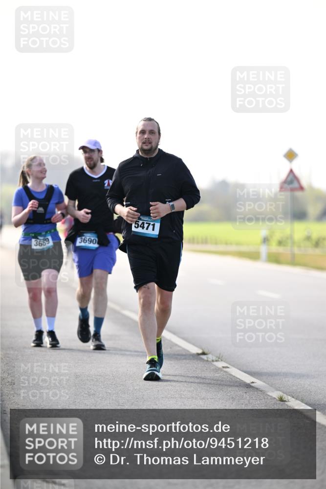12.04.2026 - 45. Internationalen Wilhelmsburger Insellauf Dr. Thomas Lammeyer http://msf.ph/oto/9451218 12.04.2026 10:48:24 Laufen 3669, 3690, 5471 meine-sportfotos.de
