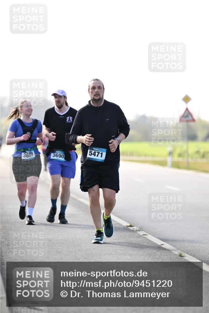 12.04.2026 - 45. Internationalen Wilhelmsburger Insellauf Dr. Thomas Lammeyer http://msf.ph/oto/9451220 12.04.2026 10:48:24 Laufen 3669, 3690, 5471 meine-sportfotos.de