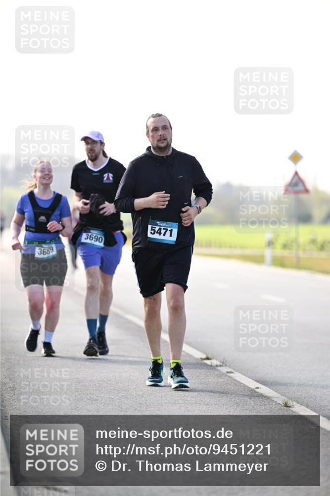 12.04.2026 - 45. Internationalen Wilhelmsburger Insellauf Dr. Thomas Lammeyer http://msf.ph/oto/9451221 12.04.2026 10:48:24 Laufen 3659, 3690, 5471 meine-sportfotos.de