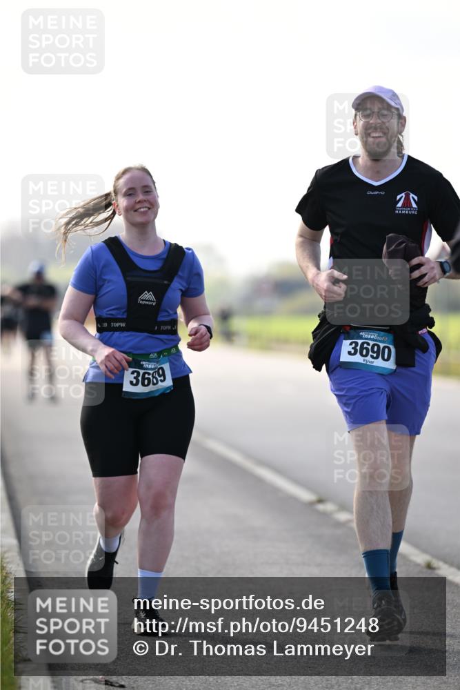 12.04.2026 - 45. Internationalen Wilhelmsburger Insellauf Dr. Thomas Lammeyer http://msf.ph/oto/9451248 12.04.2026 10:48:28 Laufen 45, 3690, 3669 meine-sportfotos.de
