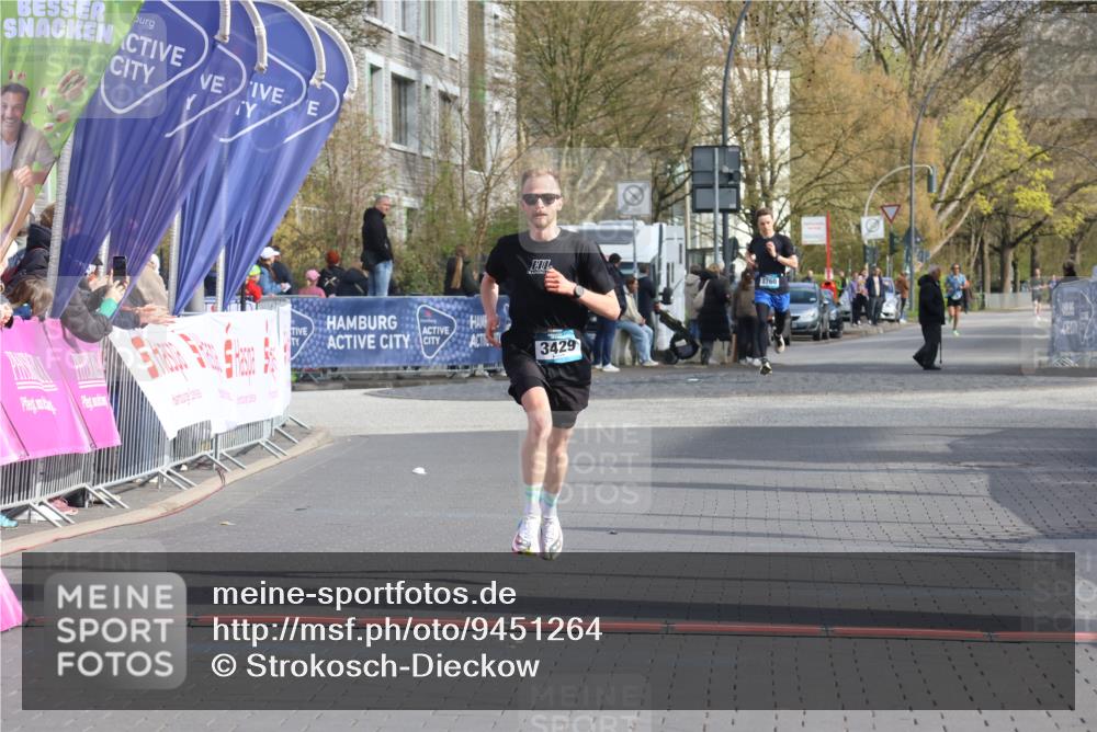 12.04.2026 - 45. Internationalen Wilhelmsburger Insellauf Strokosch-Dieckow http://msf.ph/oto/9451264 12.04.2026 10:10:52 Ziel 3429 meine-sportfotos.de