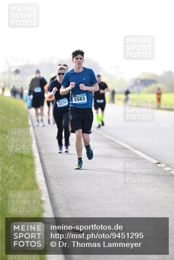 12.04.2026 - 45. Internationalen Wilhelmsburger Insellauf Dr. Thomas Lammeyer http://msf.ph/oto/9451295 12.04.2026 10:49:01 Laufen 300, 2234, 5583 meine-sportfotos.de