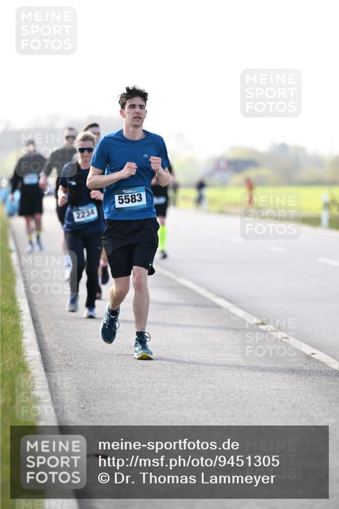 12.04.2026 - 45. Internationalen Wilhelmsburger Insellauf Dr. Thomas Lammeyer http://msf.ph/oto/9451305 12.04.2026 10:49:03 Laufen 2234, 5583 meine-sportfotos.de