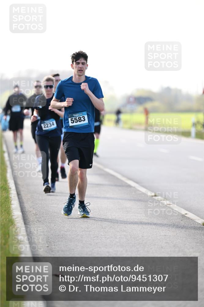 12.04.2026 - 45. Internationalen Wilhelmsburger Insellauf Dr. Thomas Lammeyer http://msf.ph/oto/9451307 12.04.2026 10:49:03 Laufen 2234, 5583 meine-sportfotos.de