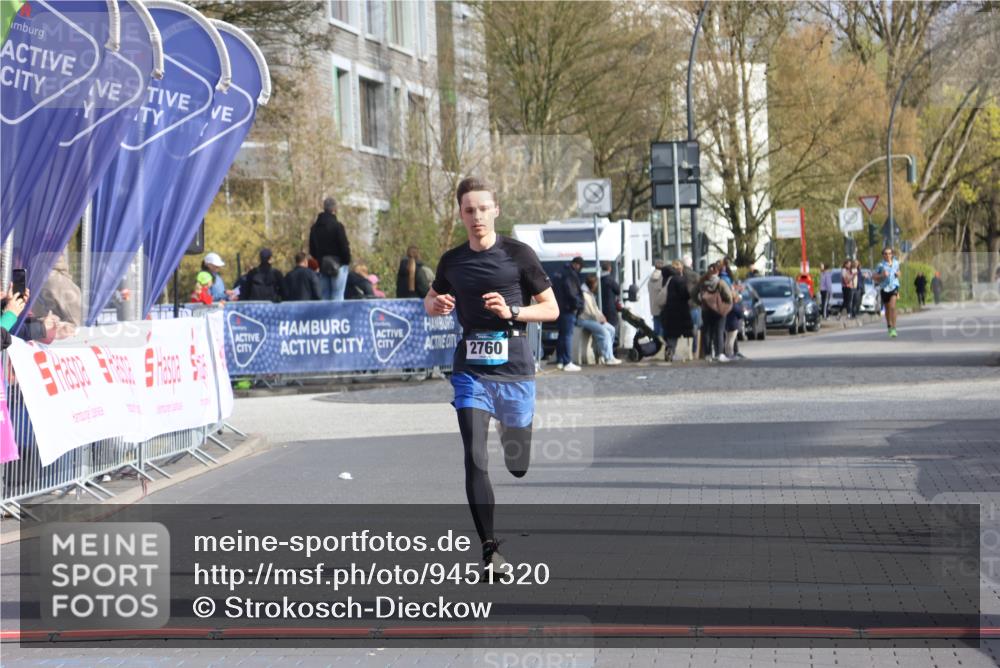 12.04.2026 - 45. Internationalen Wilhelmsburger Insellauf Strokosch-Dieckow http://msf.ph/oto/9451320 12.04.2026 10:10:57 Ziel 3429, 2760 meine-sportfotos.de