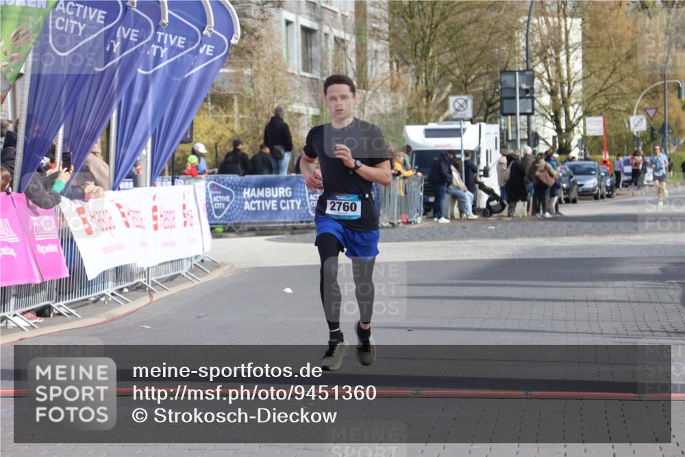 12.04.2026 - 45. Internationalen Wilhelmsburger Insellauf Strokosch-Dieckow http://msf.ph/oto/9451360 12.04.2026 10:10:57 Ziel 3429, 2760 meine-sportfotos.de