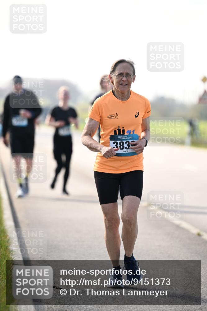 12.04.2026 - 45. Internationalen Wilhelmsburger Insellauf Dr. Thomas Lammeyer http://msf.ph/oto/9451373 12.04.2026 10:49:19 Laufen 383, 1 meine-sportfotos.de