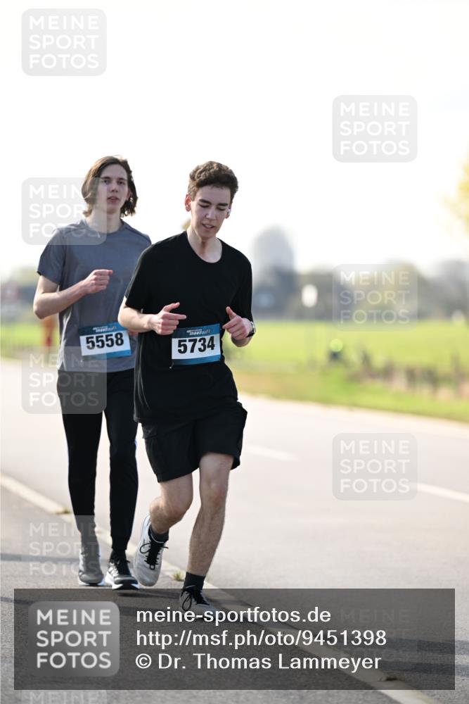 12.04.2026 - 45. Internationalen Wilhelmsburger Insellauf Dr. Thomas Lammeyer http://msf.ph/oto/9451398 12.04.2026 10:49:23 Laufen 5558, 5734 meine-sportfotos.de