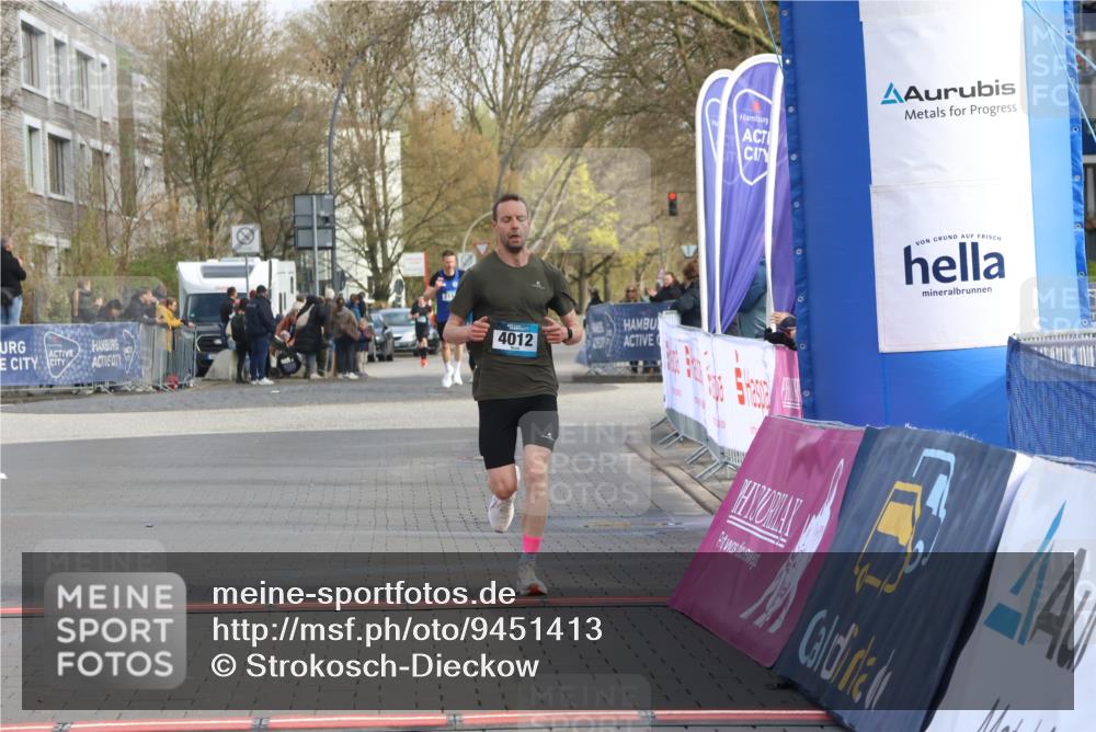 12.04.2026 - 45. Internationalen Wilhelmsburger Insellauf Strokosch-Dieckow http://msf.ph/oto/9451413 12.04.2026 10:11:24 Ziel 4012 meine-sportfotos.de