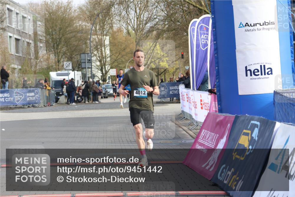 12.04.2026 - 45. Internationalen Wilhelmsburger Insellauf Strokosch-Dieckow http://msf.ph/oto/9451442 12.04.2026 10:11:24 Ziel 4012 meine-sportfotos.de