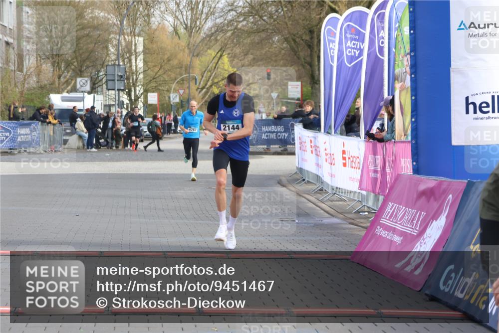 12.04.2026 - 45. Internationalen Wilhelmsburger Insellauf Strokosch-Dieckow http://msf.ph/oto/9451467 12.04.2026 10:11:30 Ziel 2144 meine-sportfotos.de