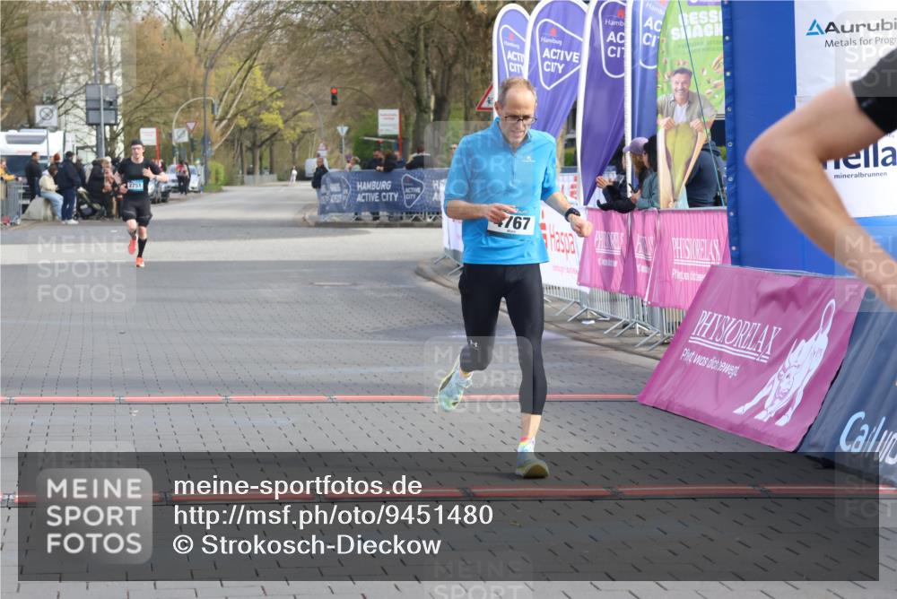 12.04.2026 - 45. Internationalen Wilhelmsburger Insellauf Strokosch-Dieckow http://msf.ph/oto/9451480 12.04.2026 10:11:36 Ziel 4767 meine-sportfotos.de