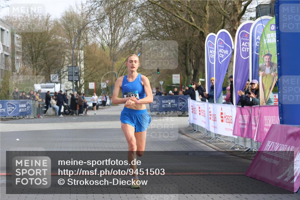 12.04.2026 - 45. Internationalen Wilhelmsburger Insellauf Strokosch-Dieckow http://msf.ph/oto/9451503 12.04.2026 10:12:29 Ziel 4512 meine-sportfotos.de