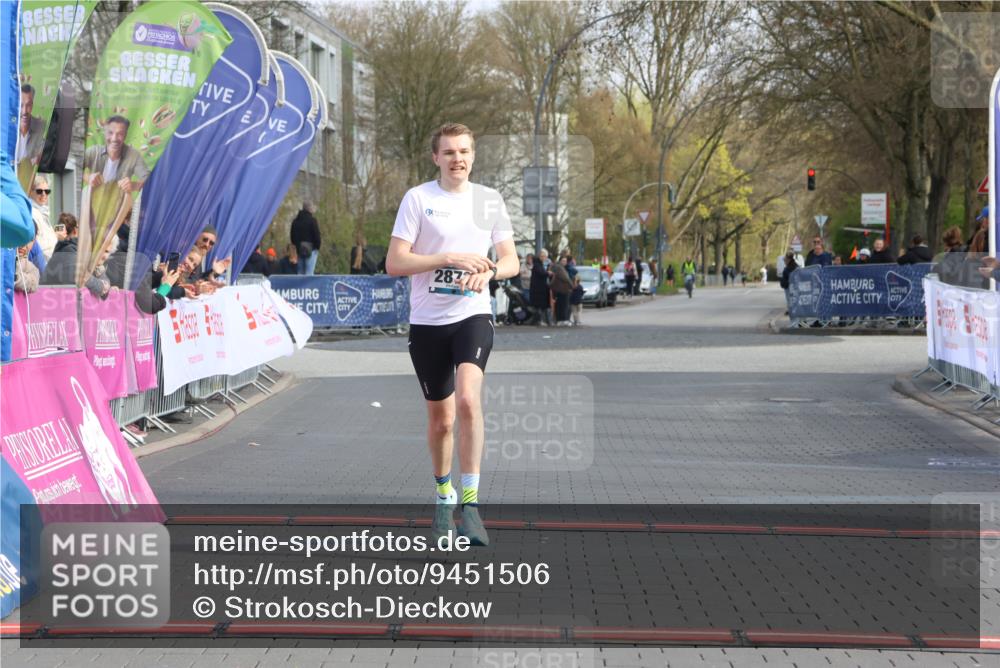 12.04.2026 - 45. Internationalen Wilhelmsburger Insellauf Strokosch-Dieckow http://msf.ph/oto/9451506 12.04.2026 10:12:44 Ziel 2873 meine-sportfotos.de