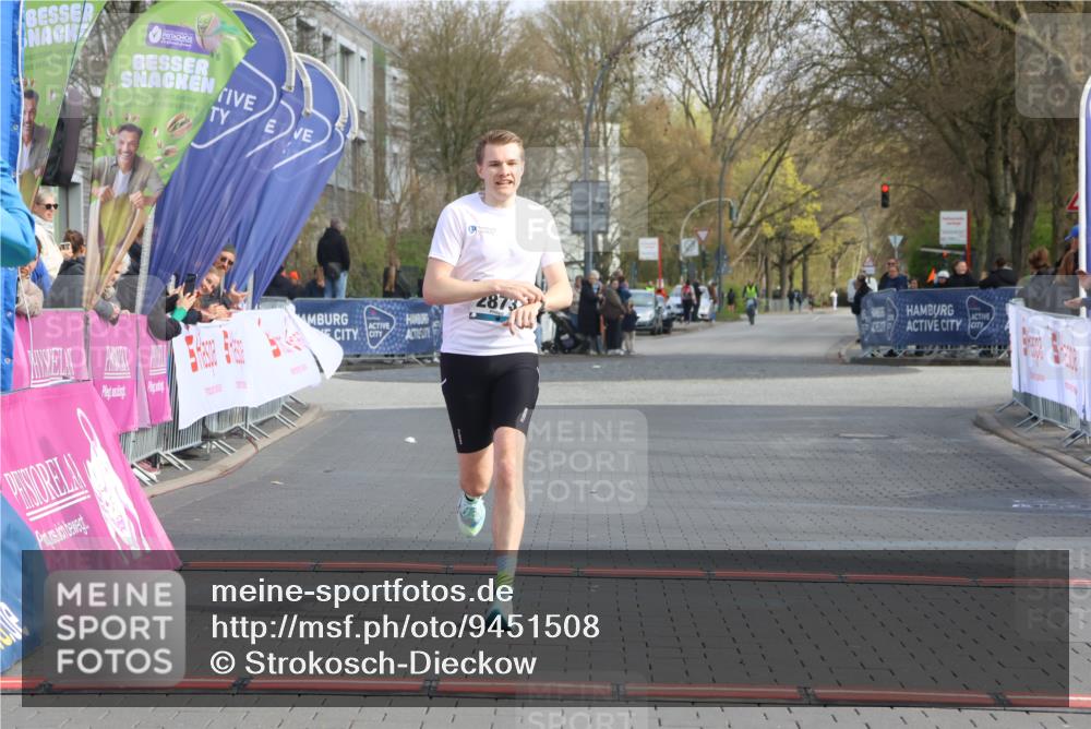 12.04.2026 - 45. Internationalen Wilhelmsburger Insellauf Strokosch-Dieckow http://msf.ph/oto/9451508 12.04.2026 10:12:44 Ziel 2873 meine-sportfotos.de
