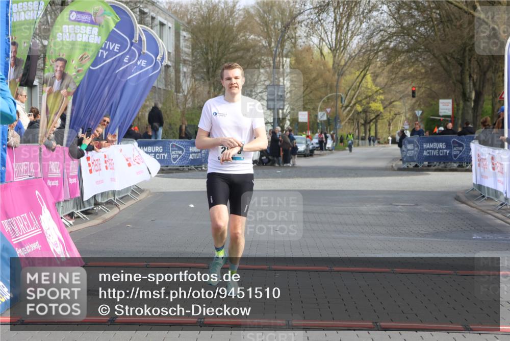 12.04.2026 - 45. Internationalen Wilhelmsburger Insellauf Strokosch-Dieckow http://msf.ph/oto/9451510 12.04.2026 10:12:44 Ziel 2873 meine-sportfotos.de