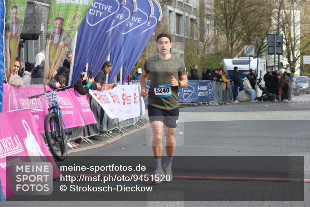 12.04.2026 - 45. Internationalen Wilhelmsburger Insellauf Strokosch-Dieckow http://msf.ph/oto/9451520 12.04.2026 10:13:37 Ziel 5240 meine-sportfotos.de