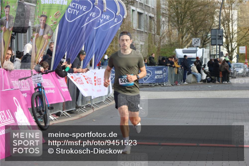 12.04.2026 - 45. Internationalen Wilhelmsburger Insellauf Strokosch-Dieckow http://msf.ph/oto/9451523 12.04.2026 10:13:37 Ziel 5240 meine-sportfotos.de