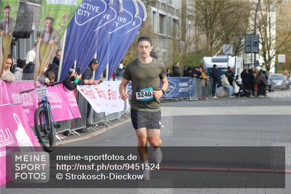 12.04.2026 - 45. Internationalen Wilhelmsburger Insellauf Strokosch-Dieckow http://msf.ph/oto/9451524 12.04.2026 10:13:37 Ziel 5240 meine-sportfotos.de