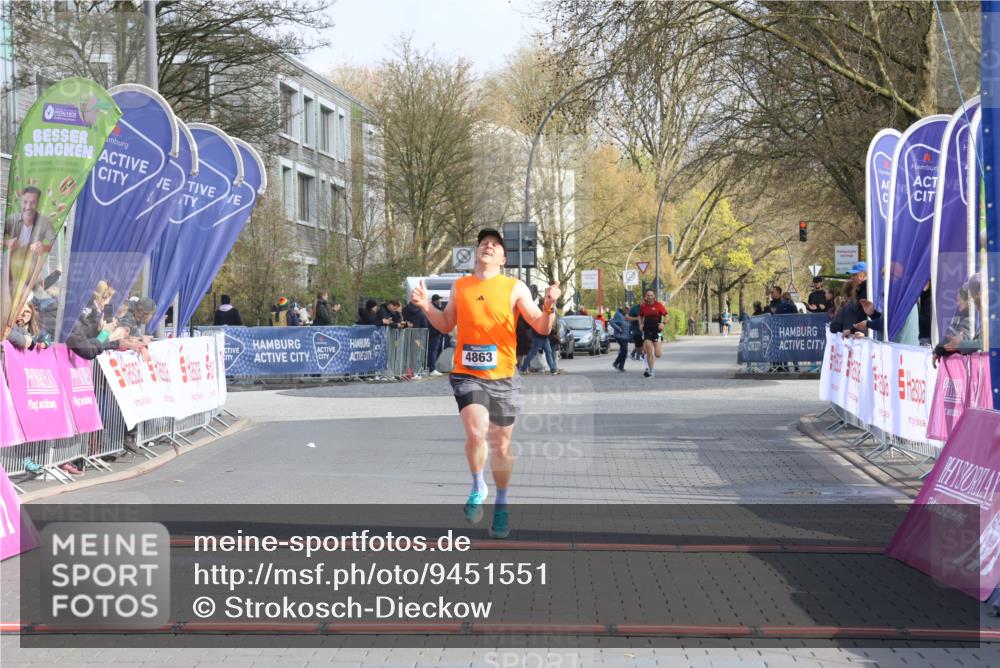 12.04.2026 - 45. Internationalen Wilhelmsburger Insellauf Strokosch-Dieckow http://msf.ph/oto/9451551 12.04.2026 10:15:03 Ziel 4863 meine-sportfotos.de