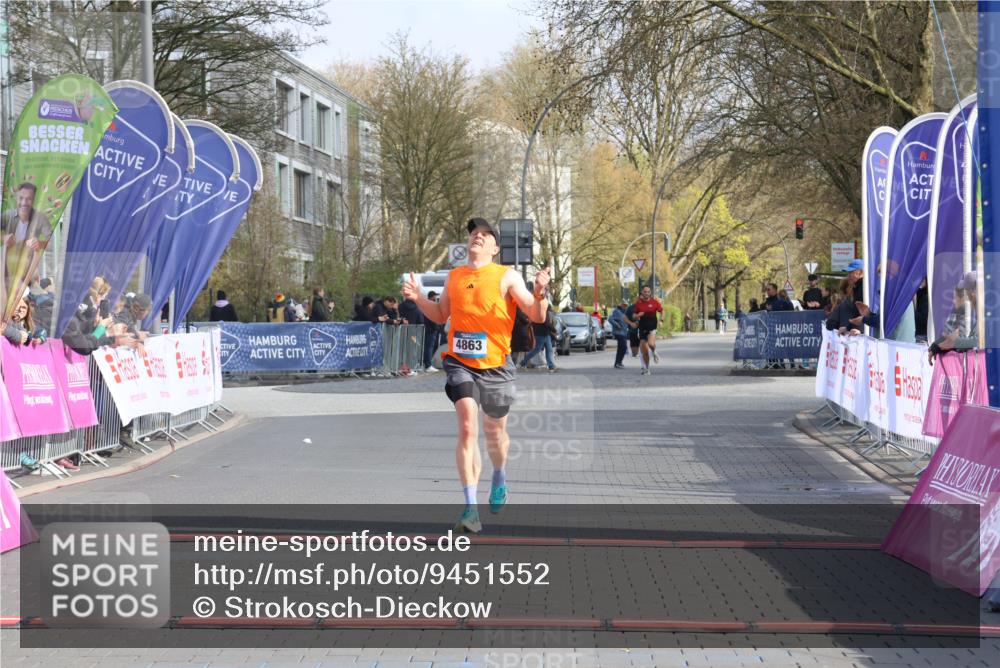 12.04.2026 - 45. Internationalen Wilhelmsburger Insellauf Strokosch-Dieckow http://msf.ph/oto/9451552 12.04.2026 10:15:03 Ziel 4863 meine-sportfotos.de