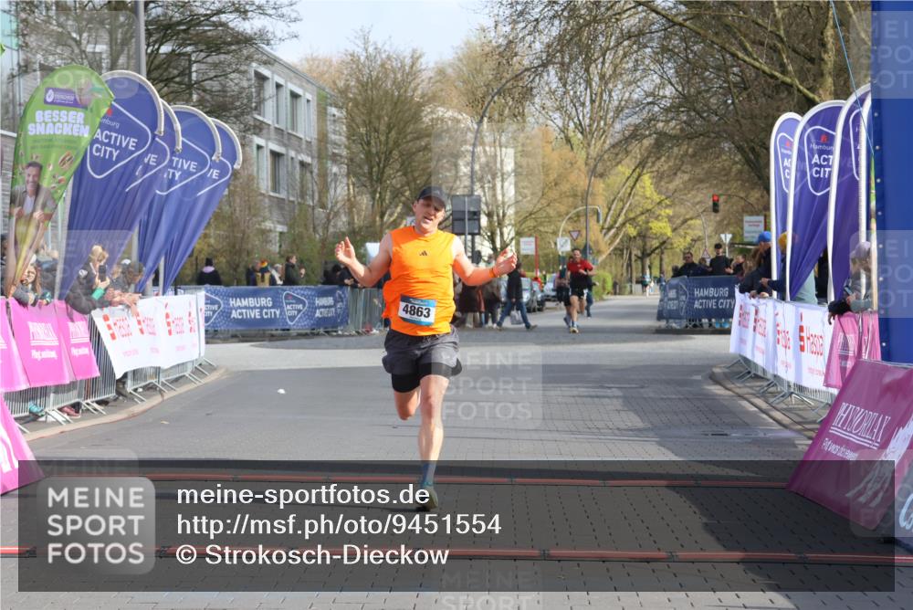 12.04.2026 - 45. Internationalen Wilhelmsburger Insellauf Strokosch-Dieckow http://msf.ph/oto/9451554 12.04.2026 10:15:03 Ziel 4863 meine-sportfotos.de
