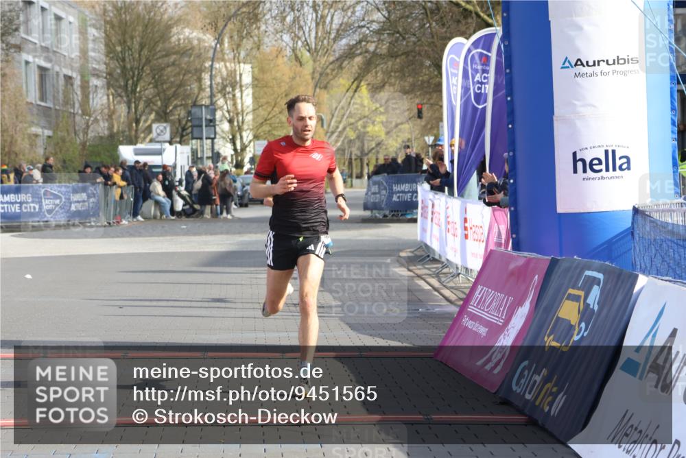 12.04.2026 - 45. Internationalen Wilhelmsburger Insellauf Strokosch-Dieckow http://msf.ph/oto/9451565 12.04.2026 10:15:10 Ziel 4002, 2727 meine-sportfotos.de