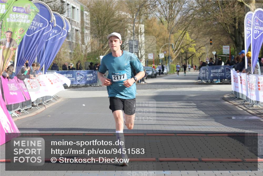 12.04.2026 - 45. Internationalen Wilhelmsburger Insellauf Strokosch-Dieckow http://msf.ph/oto/9451583 12.04.2026 10:15:39 Ziel 2177 meine-sportfotos.de