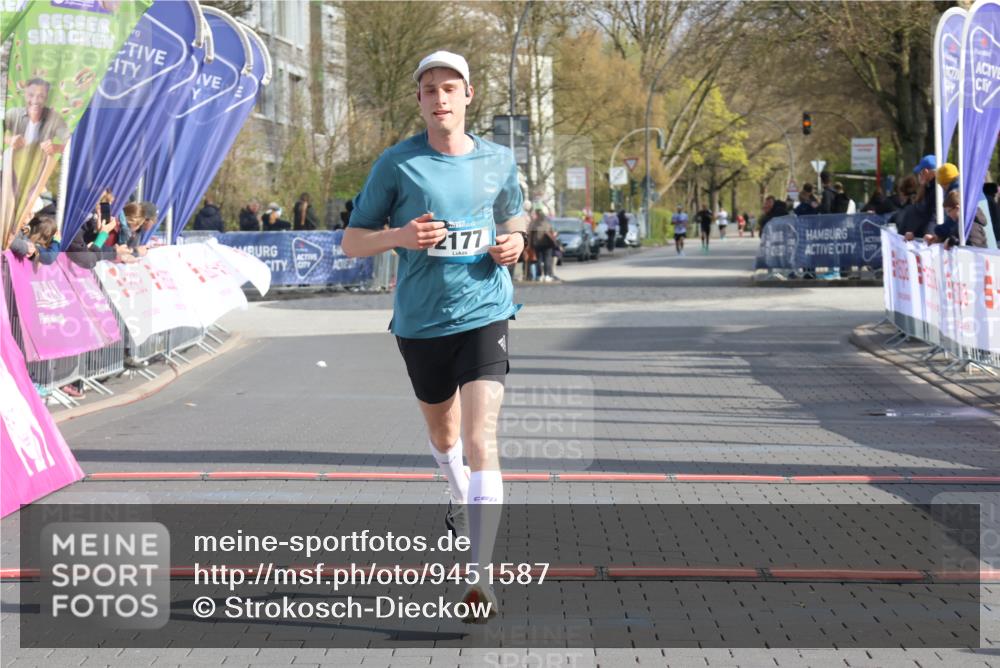12.04.2026 - 45. Internationalen Wilhelmsburger Insellauf Strokosch-Dieckow http://msf.ph/oto/9451587 12.04.2026 10:15:39 Ziel 2177 meine-sportfotos.de