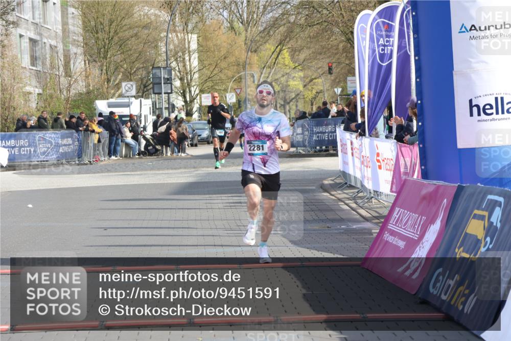 12.04.2026 - 45. Internationalen Wilhelmsburger Insellauf Strokosch-Dieckow http://msf.ph/oto/9451591 12.04.2026 10:15:58 Ziel 2281 meine-sportfotos.de