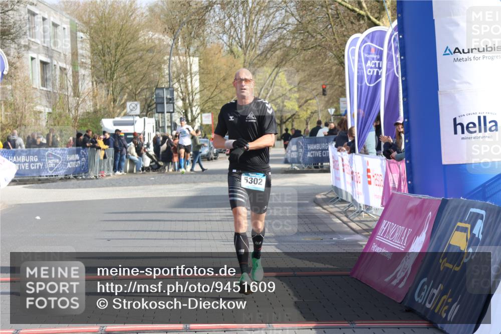 12.04.2026 - 45. Internationalen Wilhelmsburger Insellauf Strokosch-Dieckow http://msf.ph/oto/9451609 12.04.2026 10:16:05 Ziel 5302 meine-sportfotos.de