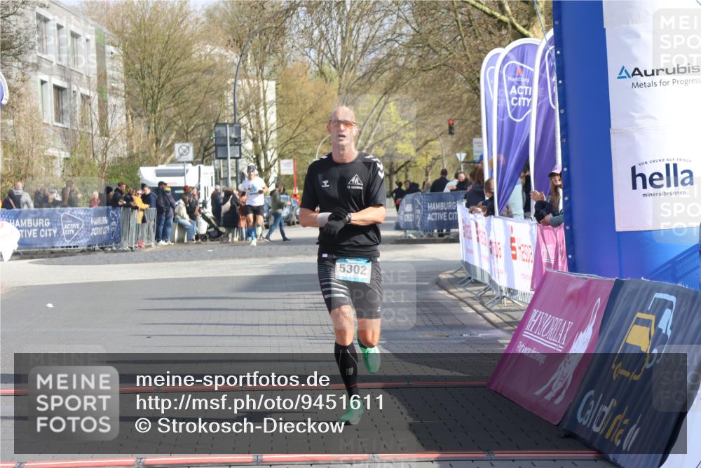 12.04.2026 - 45. Internationalen Wilhelmsburger Insellauf Strokosch-Dieckow http://msf.ph/oto/9451611 12.04.2026 10:16:05 Ziel 5302 meine-sportfotos.de