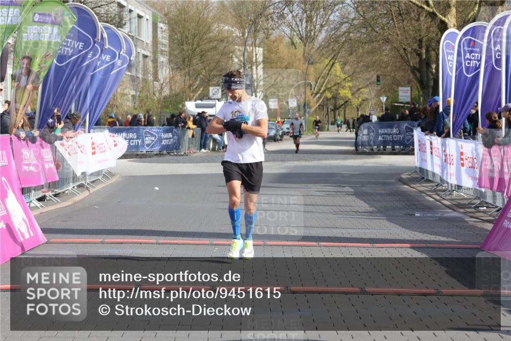 12.04.2026 - 45. Internationalen Wilhelmsburger Insellauf Strokosch-Dieckow http://msf.ph/oto/9451615 12.04.2026 10:16:13 Ziel 2970 meine-sportfotos.de