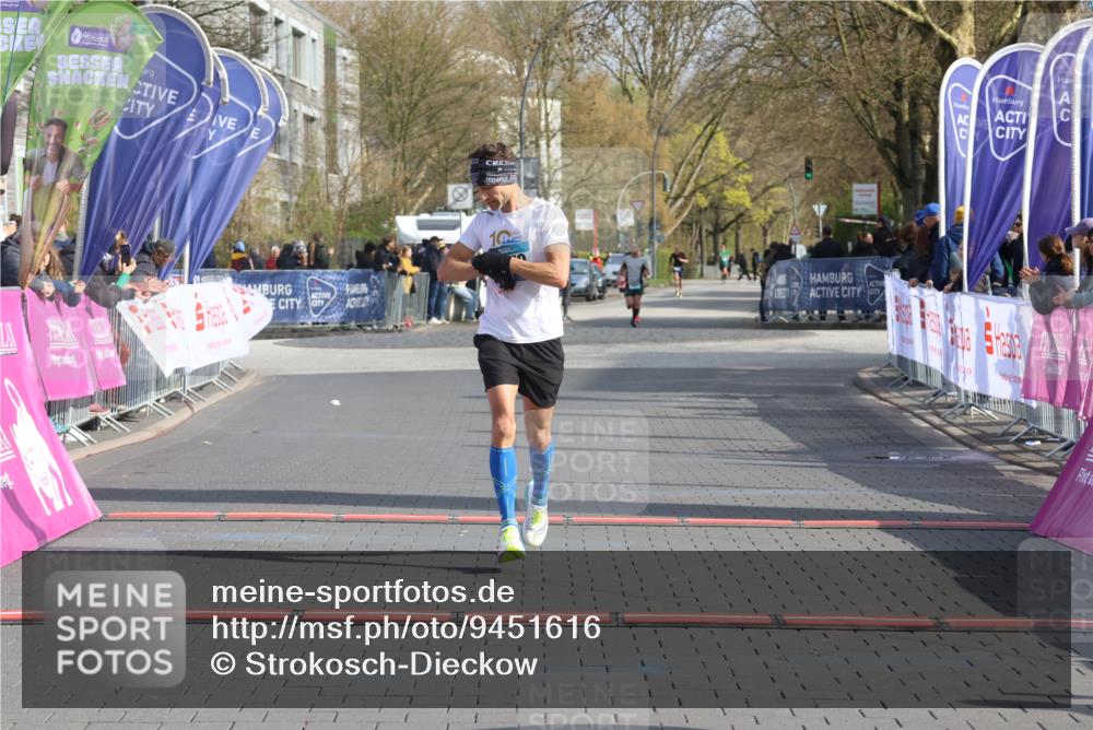 12.04.2026 - 45. Internationalen Wilhelmsburger Insellauf Strokosch-Dieckow http://msf.ph/oto/9451616 12.04.2026 10:16:13 Ziel 2970 meine-sportfotos.de