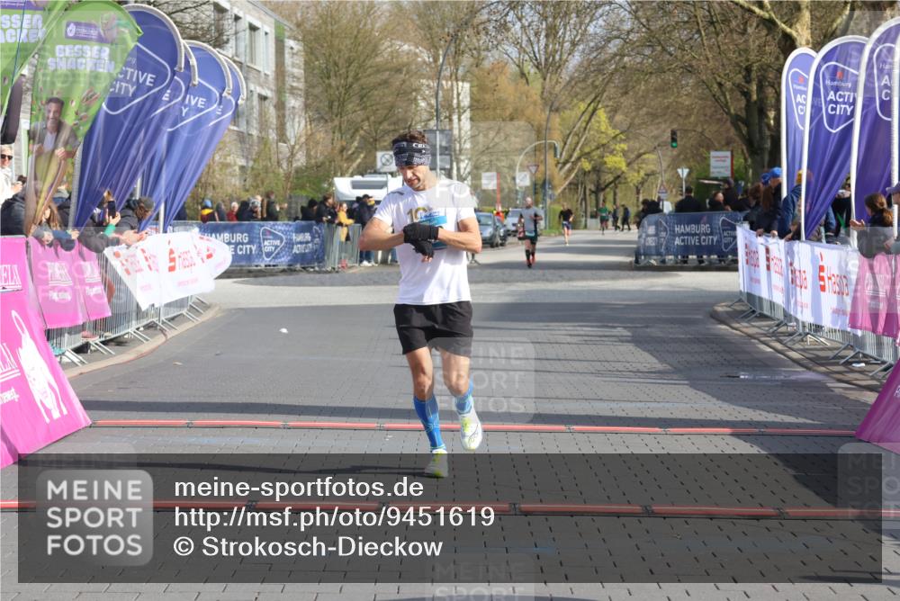 12.04.2026 - 45. Internationalen Wilhelmsburger Insellauf Strokosch-Dieckow http://msf.ph/oto/9451619 12.04.2026 10:16:14 Ziel 2970 meine-sportfotos.de