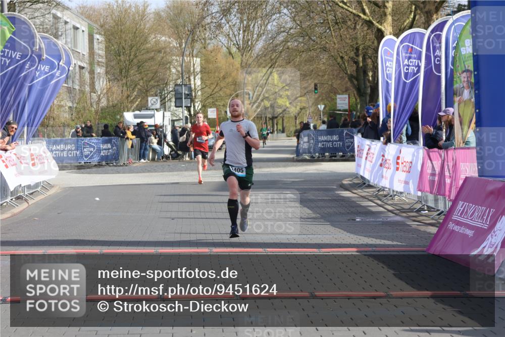 12.04.2026 - 45. Internationalen Wilhelmsburger Insellauf Strokosch-Dieckow http://msf.ph/oto/9451624 12.04.2026 10:16:21 Ziel 2405 meine-sportfotos.de
