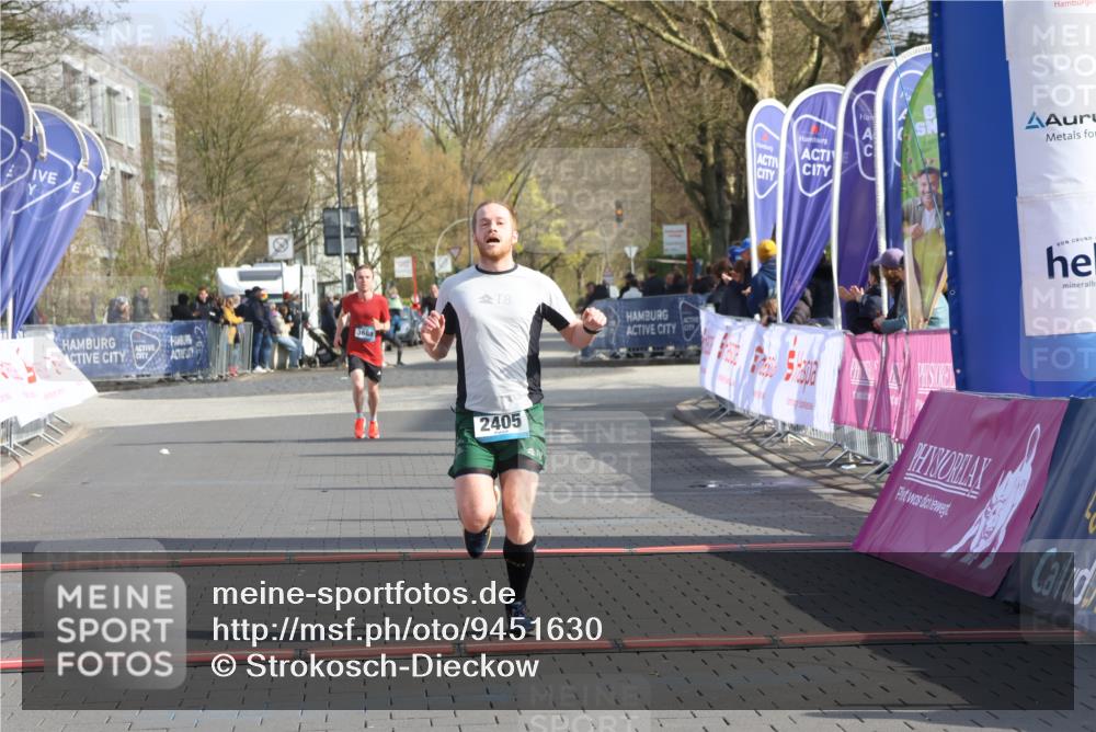 12.04.2026 - 45. Internationalen Wilhelmsburger Insellauf Strokosch-Dieckow http://msf.ph/oto/9451630 12.04.2026 10:16:22 Ziel 2405 meine-sportfotos.de