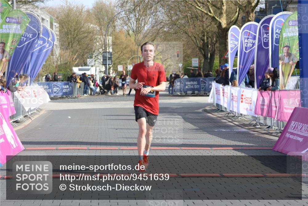 12.04.2026 - 45. Internationalen Wilhelmsburger Insellauf Strokosch-Dieckow http://msf.ph/oto/9451639 12.04.2026 10:16:27 Ziel 2405, 3685 meine-sportfotos.de
