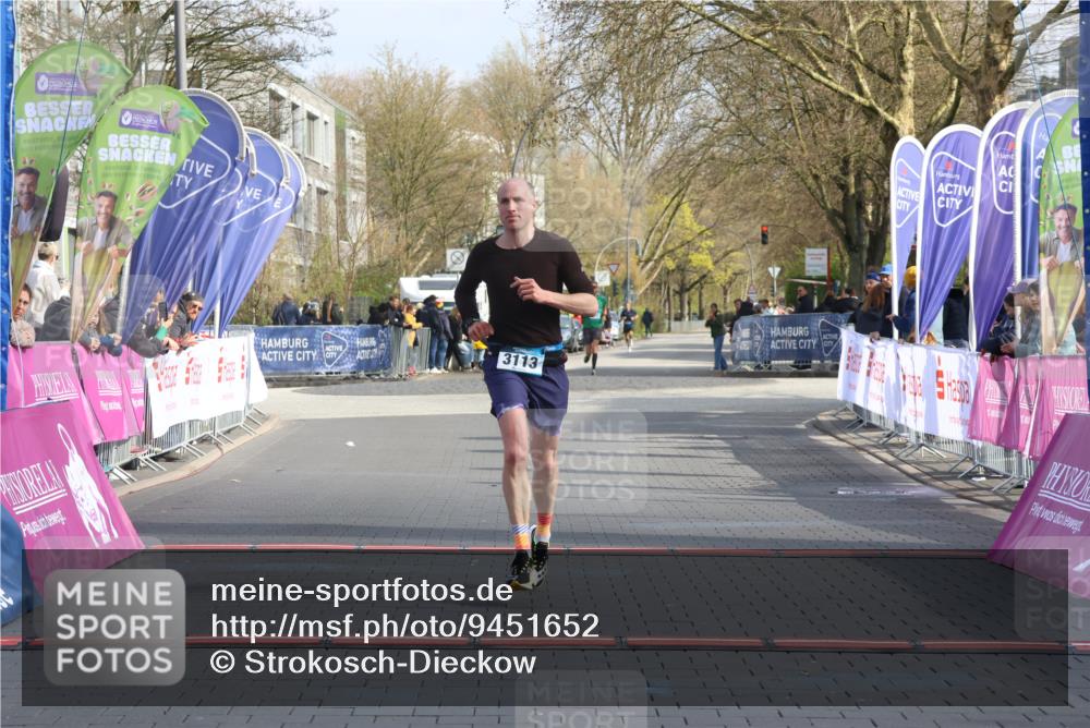 12.04.2026 - 45. Internationalen Wilhelmsburger Insellauf Strokosch-Dieckow http://msf.ph/oto/9451652 12.04.2026 10:16:38 Ziel 3113 meine-sportfotos.de