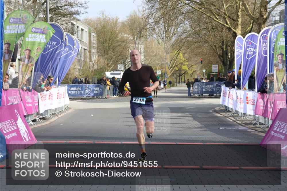 12.04.2026 - 45. Internationalen Wilhelmsburger Insellauf Strokosch-Dieckow http://msf.ph/oto/9451655 12.04.2026 10:16:38 Ziel 3113 meine-sportfotos.de