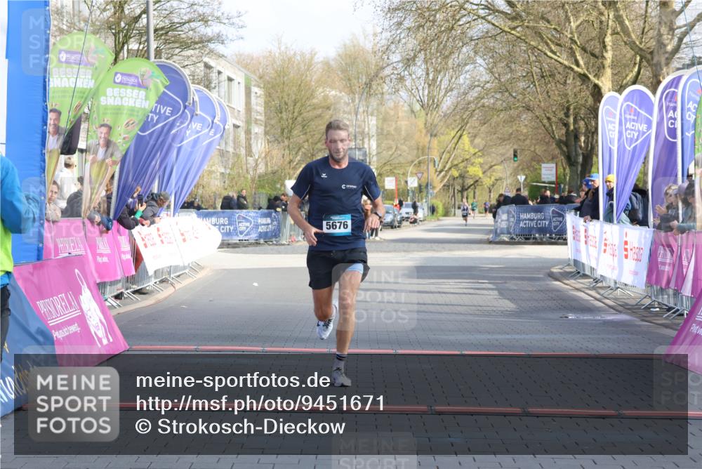12.04.2026 - 45. Internationalen Wilhelmsburger Insellauf Strokosch-Dieckow http://msf.ph/oto/9451671 12.04.2026 10:17:01 Ziel 5676 meine-sportfotos.de