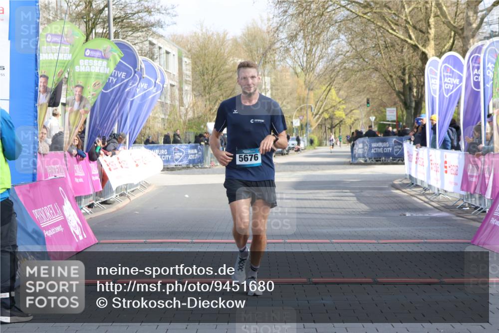 12.04.2026 - 45. Internationalen Wilhelmsburger Insellauf Strokosch-Dieckow http://msf.ph/oto/9451680 12.04.2026 10:17:02 Ziel 5676 meine-sportfotos.de